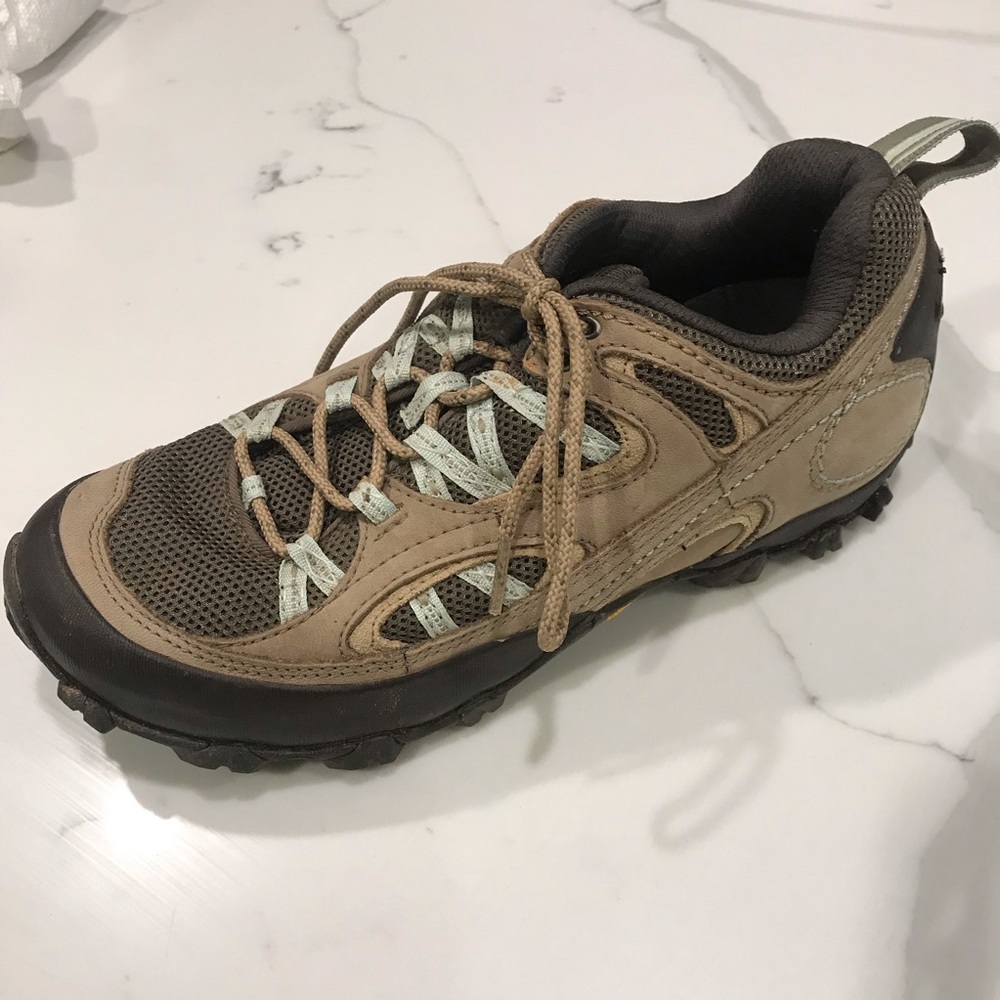 Patagonia hiking shoes size 9 in aluminum